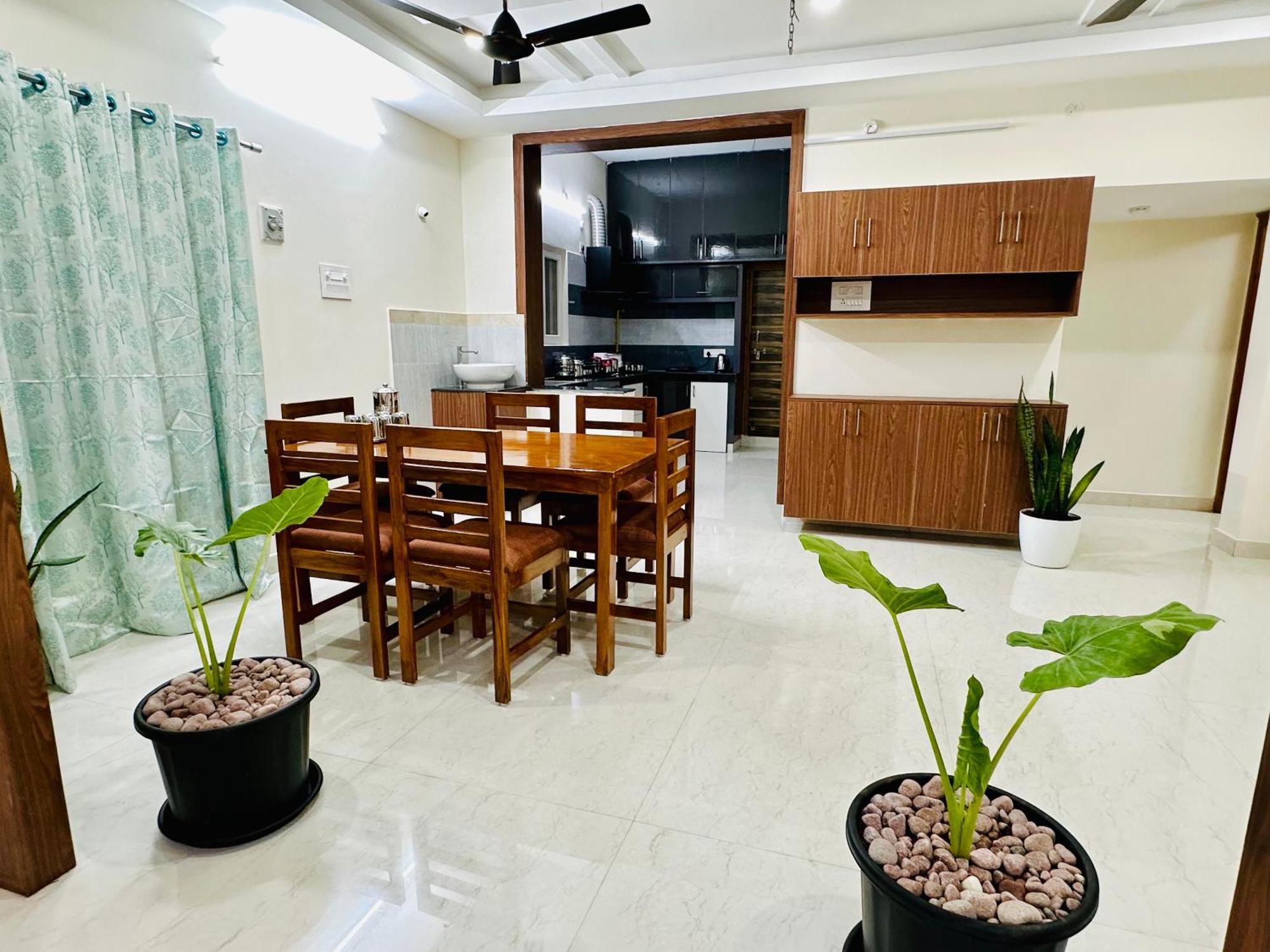 Truelife - 3Bhk Family Suites - Ps4 Pure Veg Restaurant On The Way To Balaji Temple - 2500 Sft Large Signature Apartment - Modular Kitchen - Super Fast Wifi, Smart Tv, 250 Jio Channels - Parking - Easy Access To All Temples - Top Service With Lots Of Тирупати Екстериор снимка