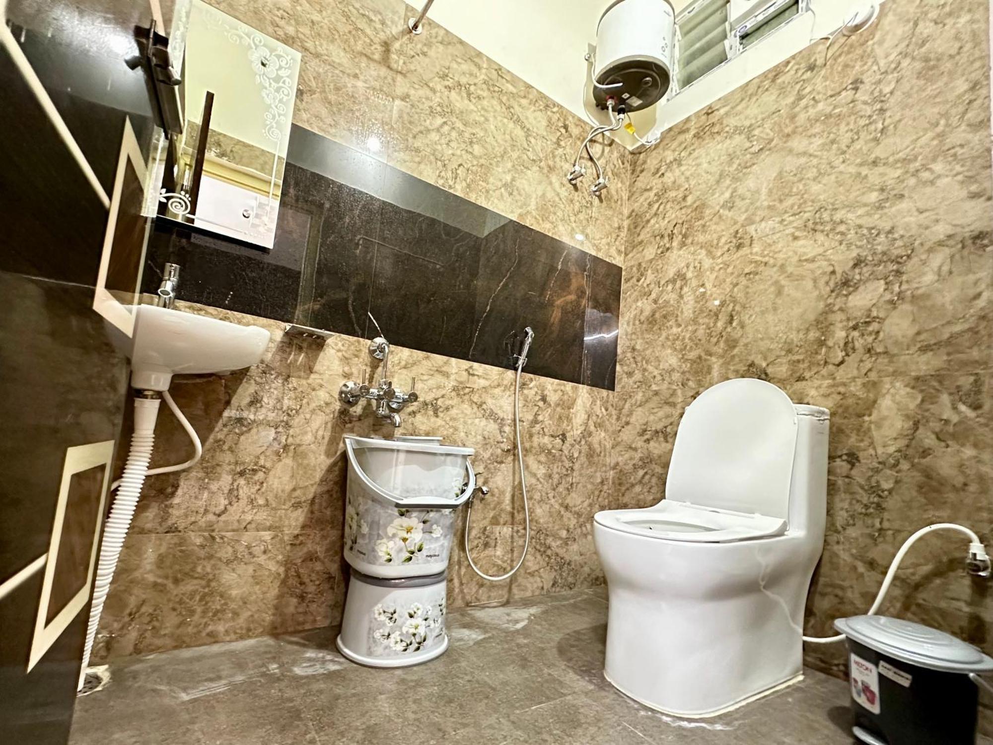 Truelife - 3Bhk Family Suites - Ps4 Pure Veg Restaurant On The Way To Balaji Temple - 2500 Sft Large Signature Apartment - Modular Kitchen - Super Fast Wifi, Smart Tv, 250 Jio Channels - Parking - Easy Access To All Temples - Top Service With Lots Of Тирупати Екстериор снимка
