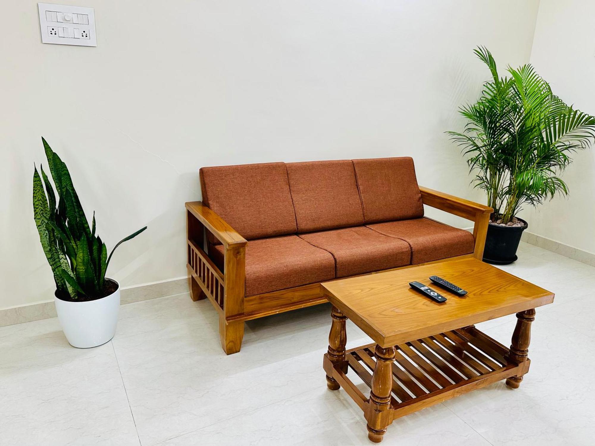 Truelife - 3Bhk Family Suites - Ps4 Pure Veg Restaurant On The Way To Balaji Temple - 2500 Sft Large Signature Apartment - Modular Kitchen - Super Fast Wifi, Smart Tv, 250 Jio Channels - Parking - Easy Access To All Temples - Top Service With Lots Of Тирупати Екстериор снимка