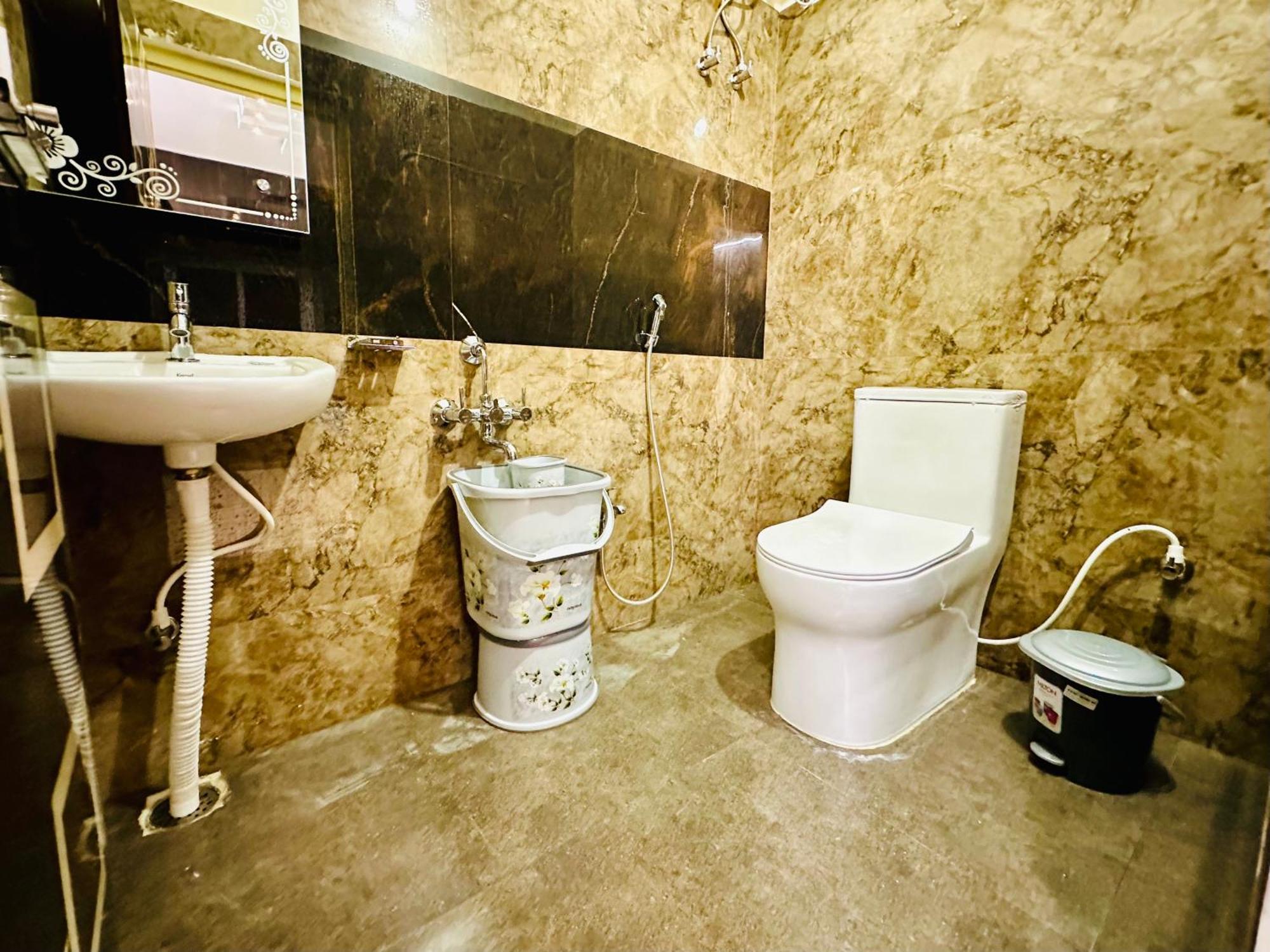 Truelife - 3Bhk Family Suites - Ps4 Pure Veg Restaurant On The Way To Balaji Temple - 2500 Sft Large Signature Apartment - Modular Kitchen - Super Fast Wifi, Smart Tv, 250 Jio Channels - Parking - Easy Access To All Temples - Top Service With Lots Of Тирупати Екстериор снимка